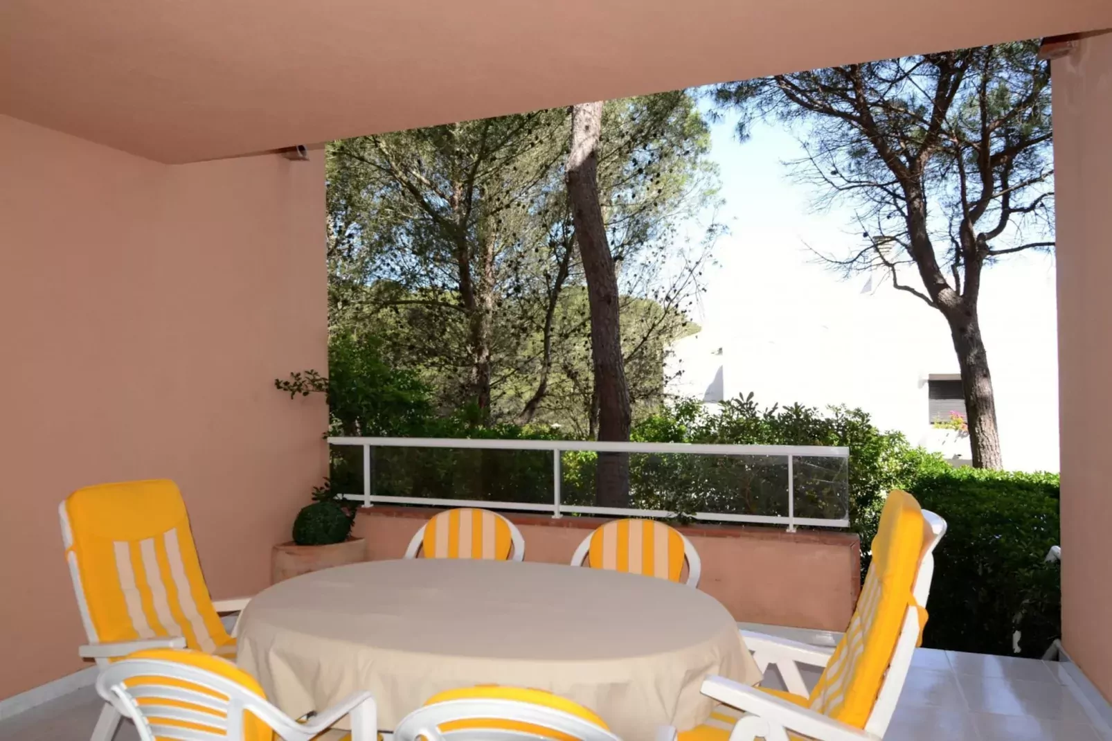 PUIG SA GUILLA I C B-3-Terrasse