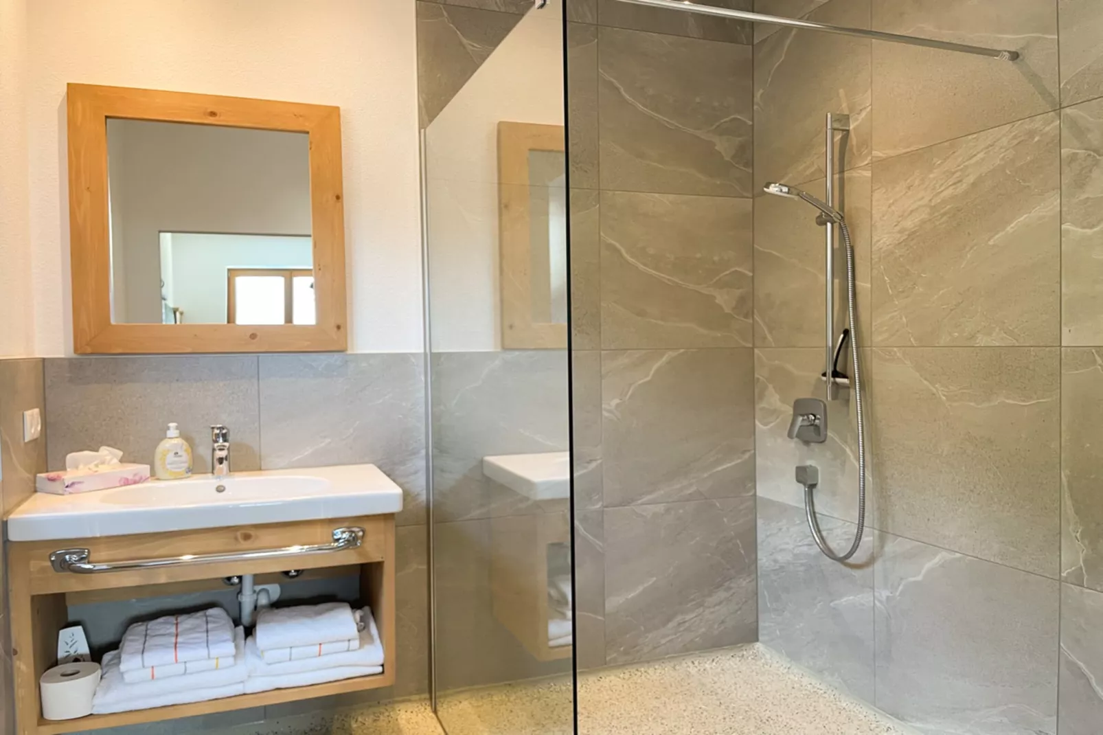 Gruppenhaus zur schönsten Aussicht-Bathroom