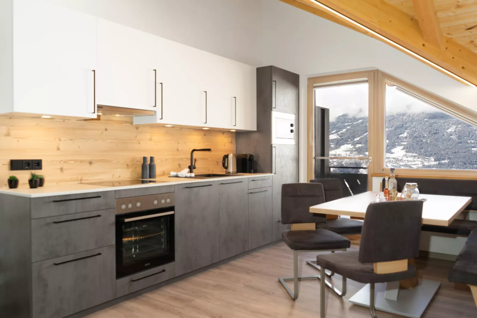 Panoramablick Kaunergrat-Kitchen