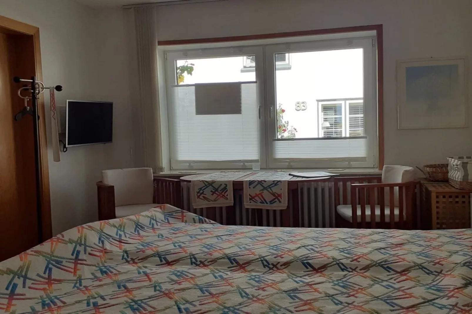 381250-Bedroom
