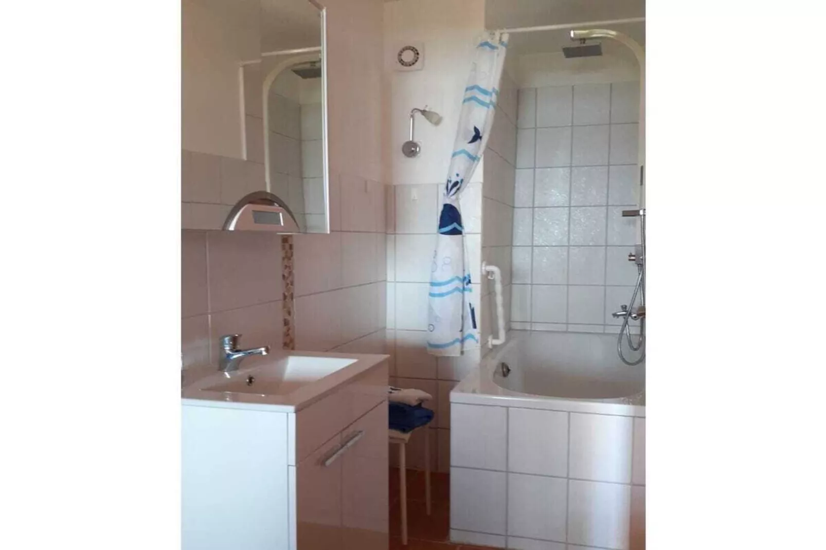 381250-Bathroom