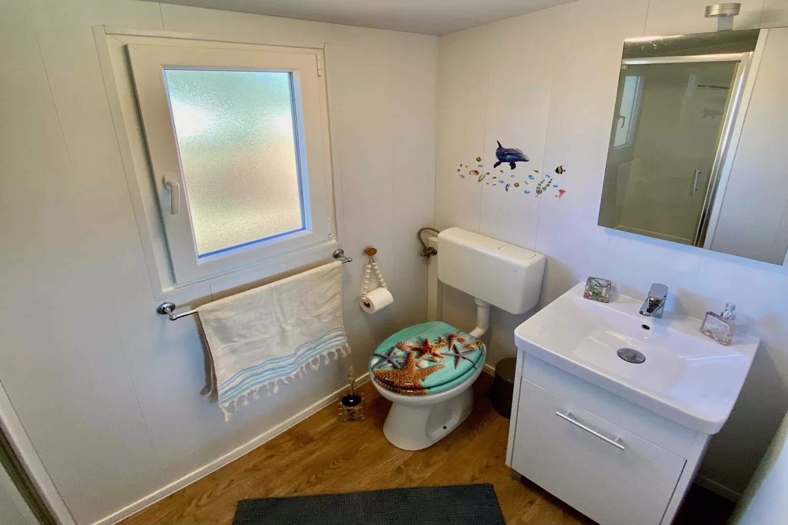 Olive Tree Neo & Lino - Two Bedroom Mobile Home with Terrace (Neo)-Badezimmer