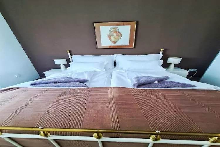 La Mia Storia - One Bedroom Holiday Home with Private Hot Tub-Bedroom