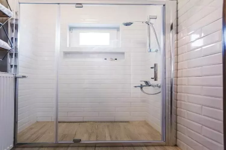 La Mia Storia - One Bedroom Holiday Home with Private Hot Tub-Bathroom