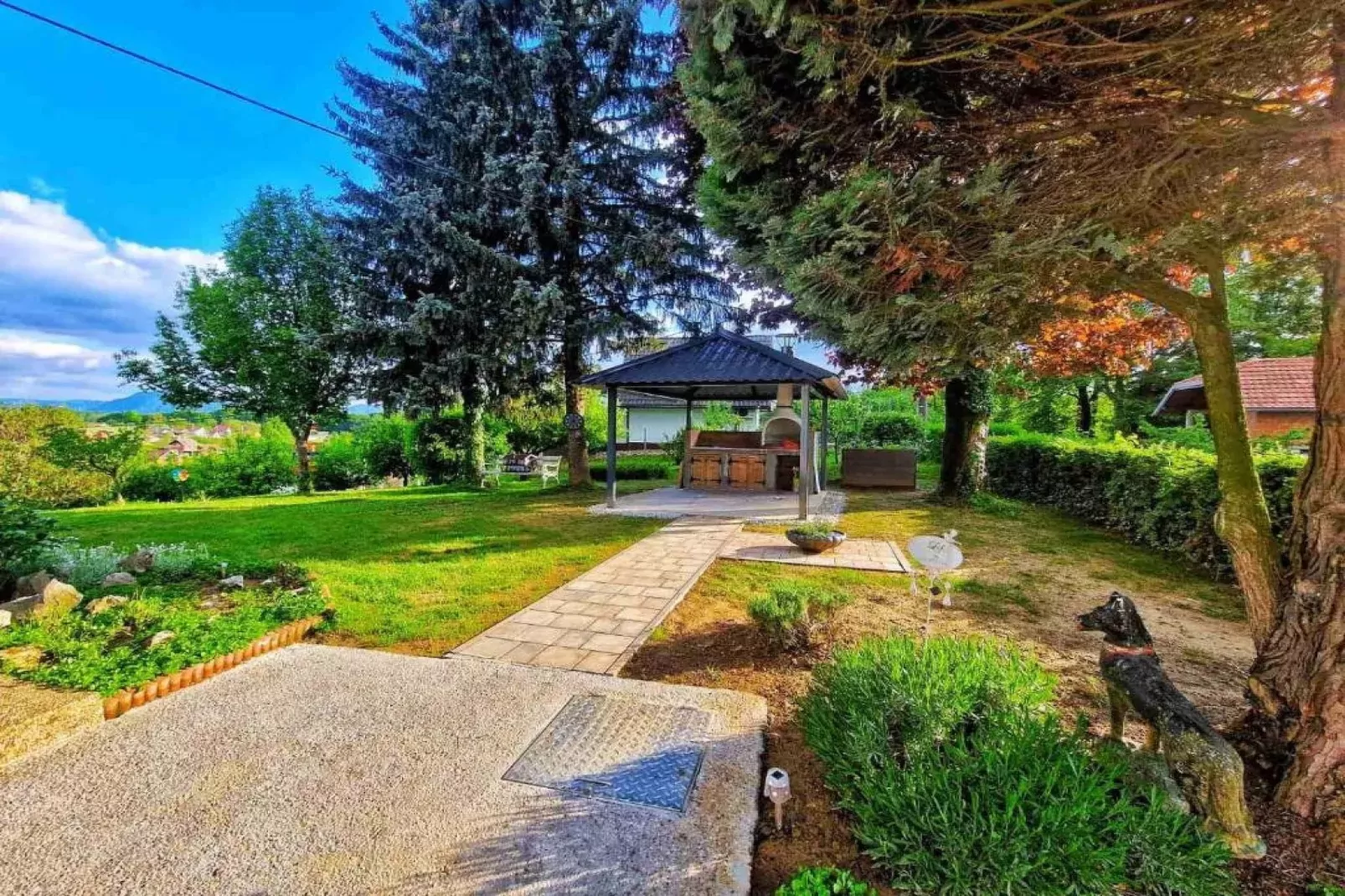 La Mia Storia - One Bedroom Holiday Home with Private Hot Tub-Gardens summer