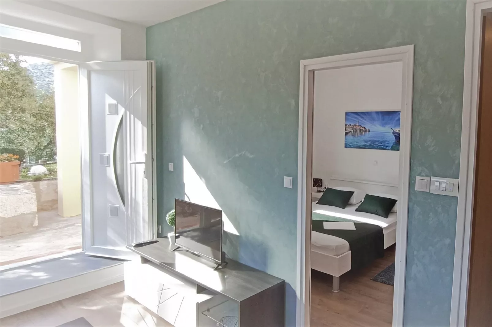 Apartments Baldo - One Bedroom Apartment with Terrace and Sea View-Living room