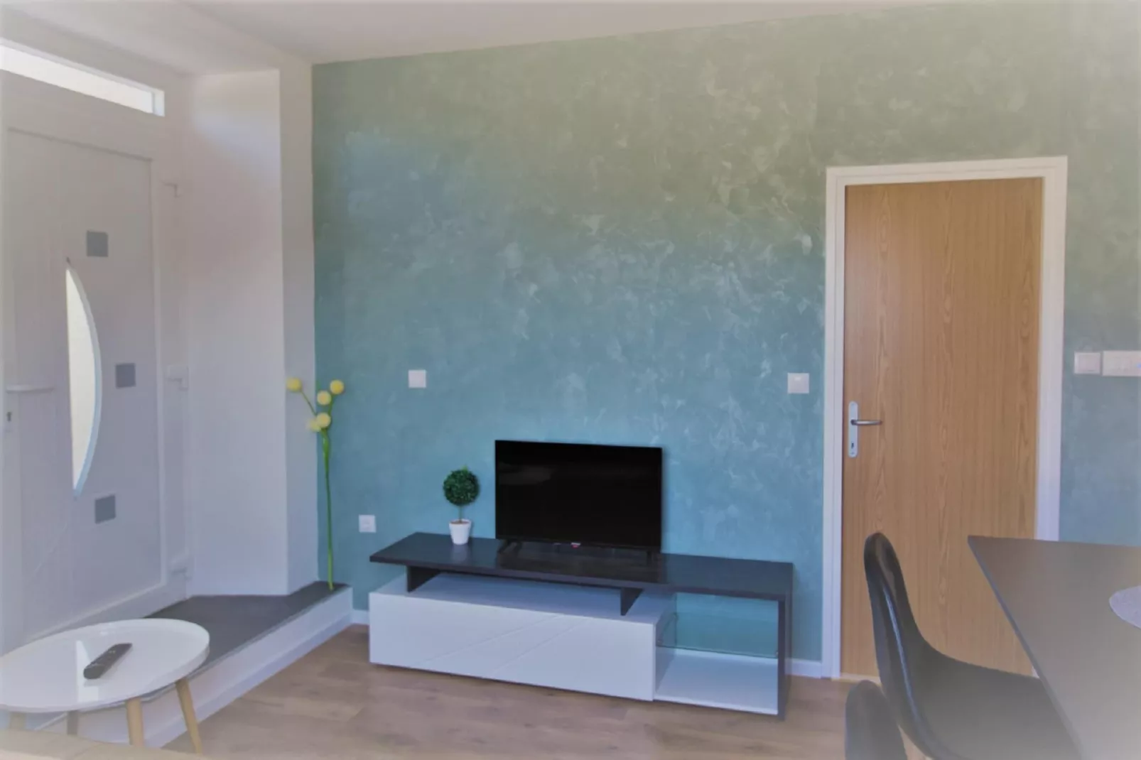 Apartments Baldo - One Bedroom Apartment with Terrace and Sea View-Living room