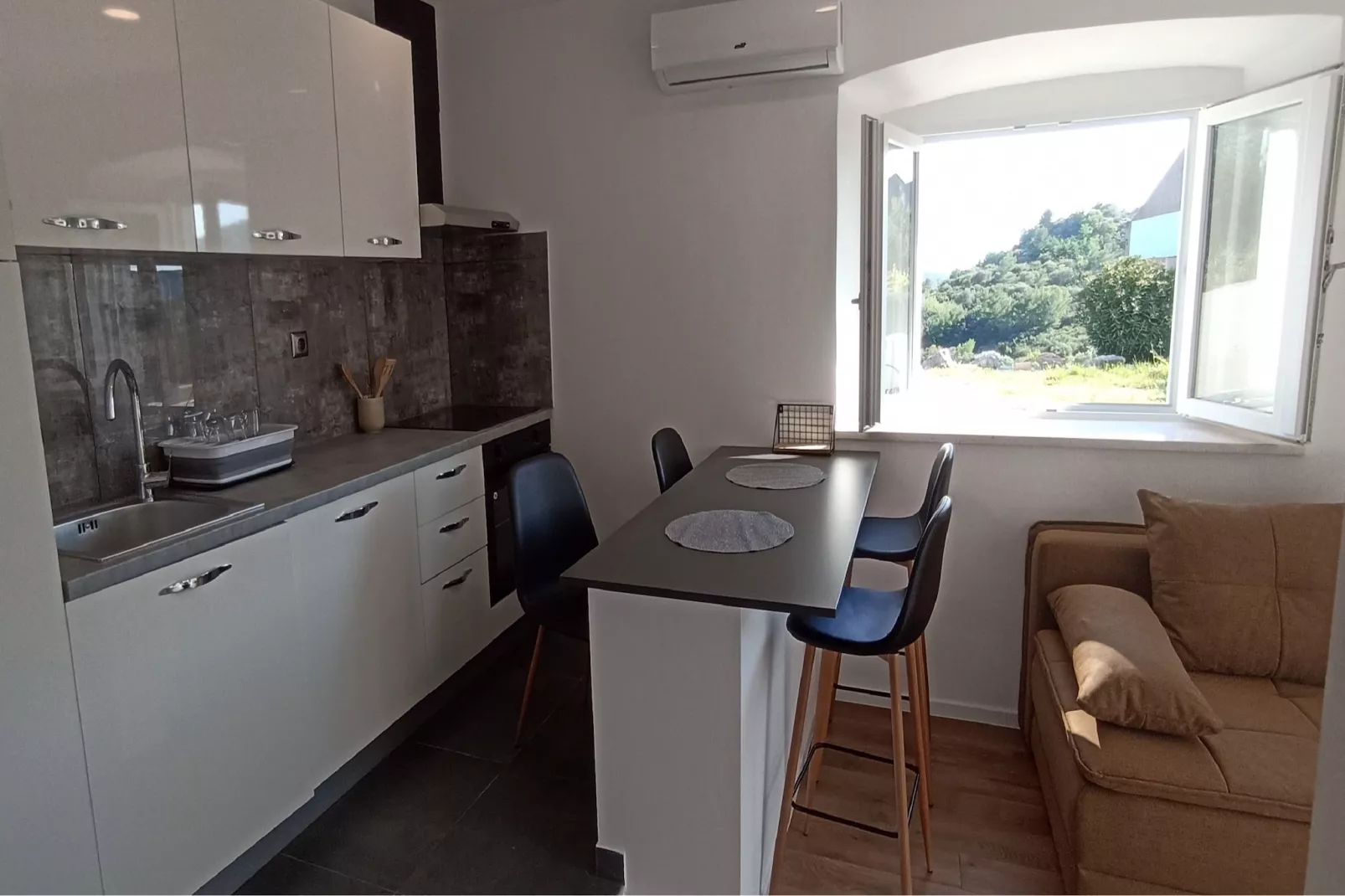 Apartments Baldo - One Bedroom Apartment with Terrace and Sea View-Kitchen