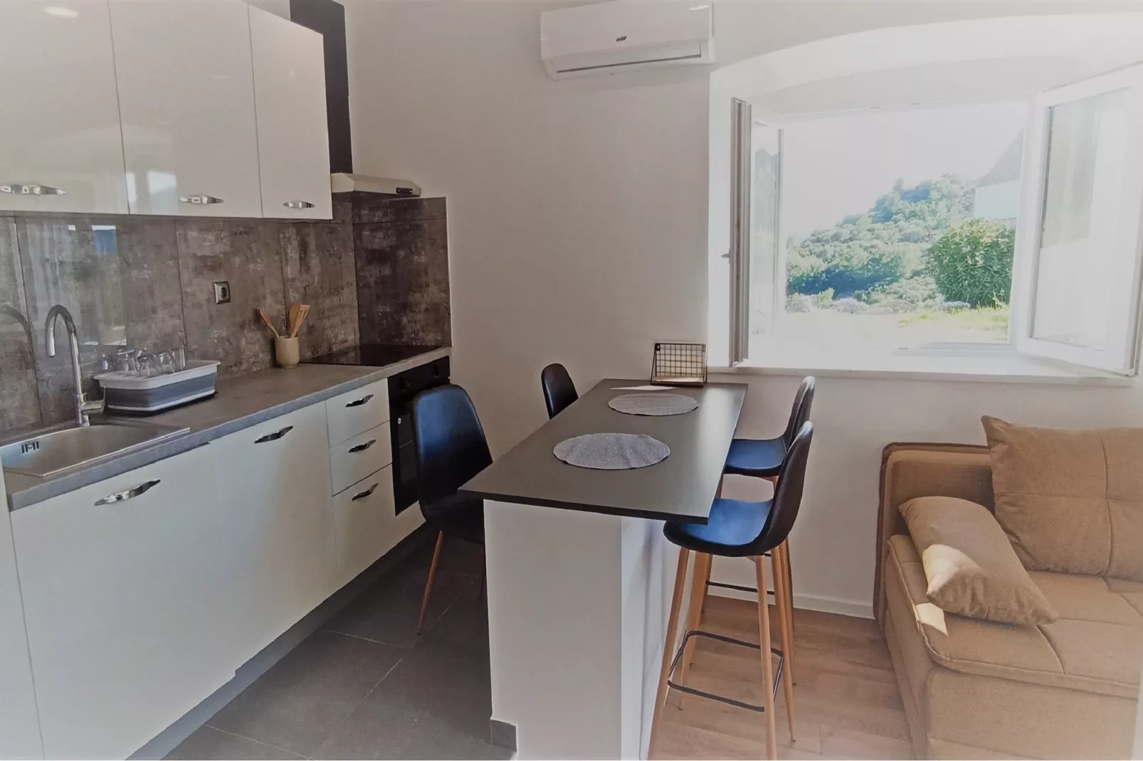 Apartments Baldo - One Bedroom Apartment with Terrace and Sea View-Kitchen