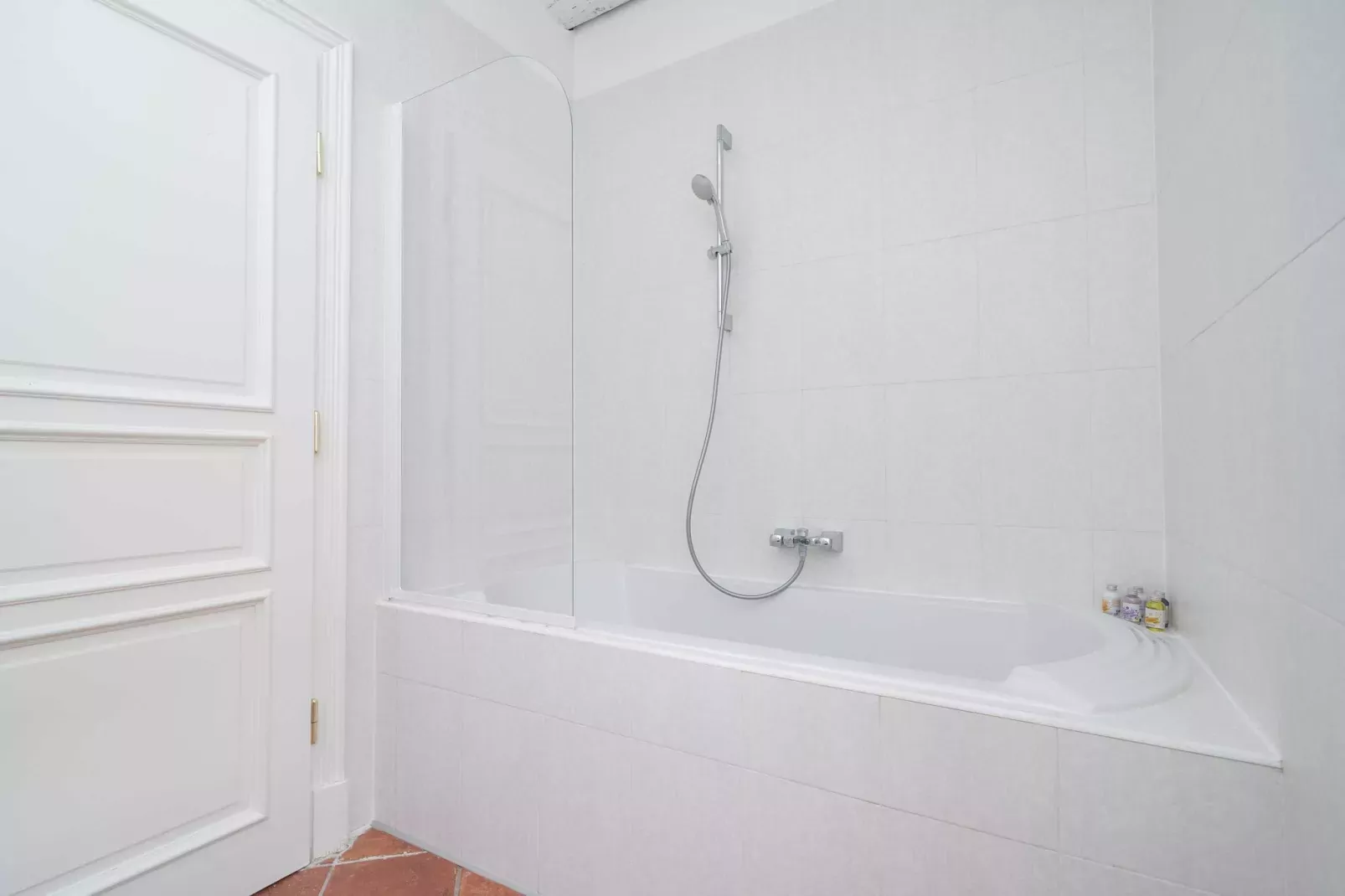 Secret Apartments - Two Bedroom Apartment with City View (Secret 2)-Salle de bain