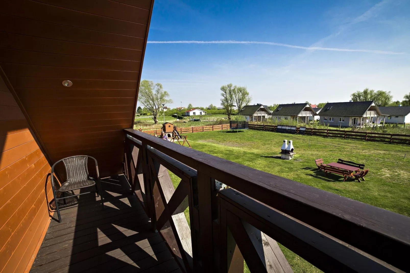 House overlooking the lake-Terrace balcony