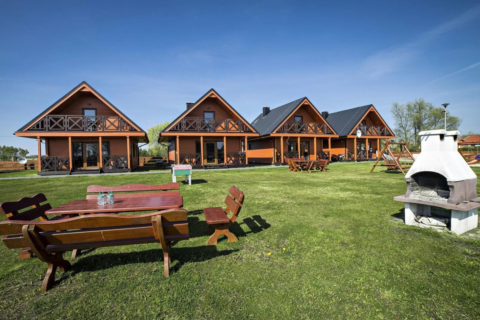 House overlooking the lake-Gardens summer