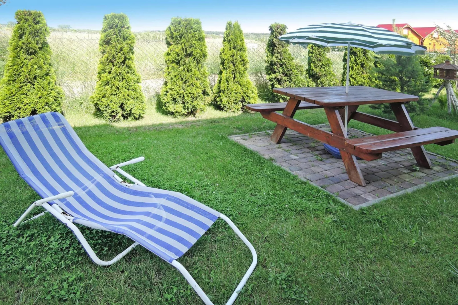 Holiday homes Rewal-50 qm Haus Daniel-Gärten Sommer