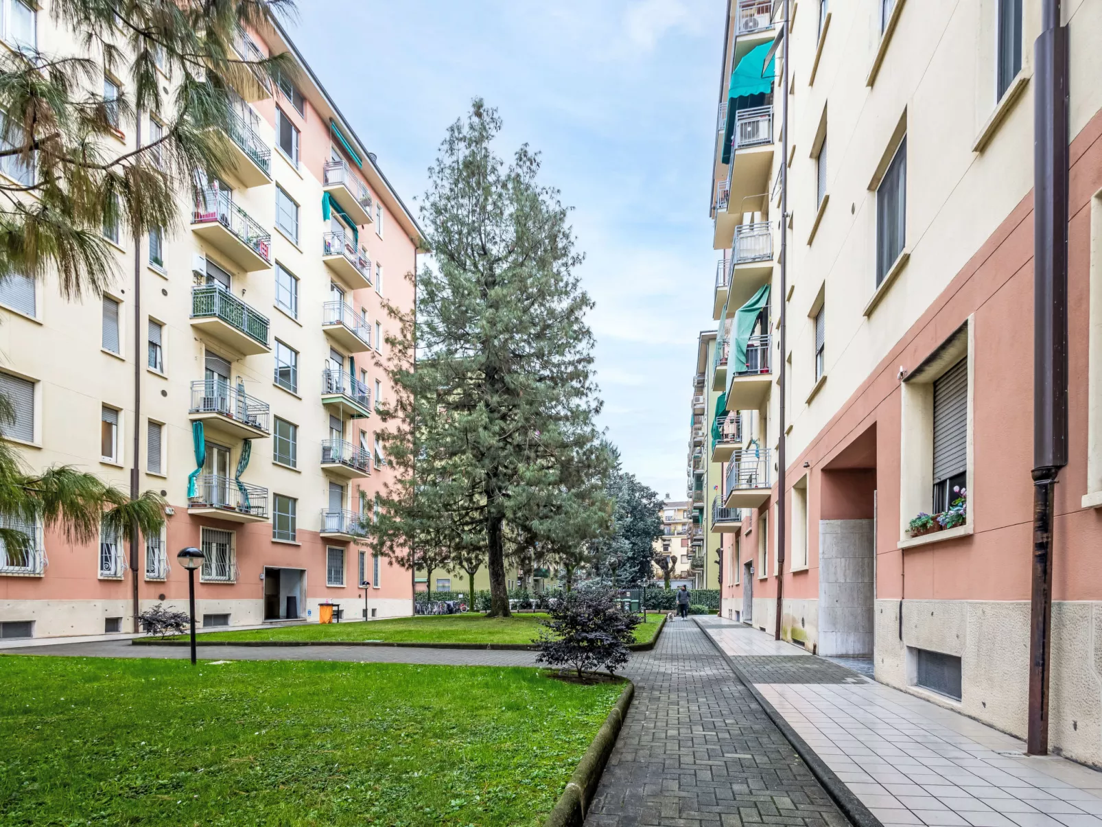 Suzzani Flat-Dehors