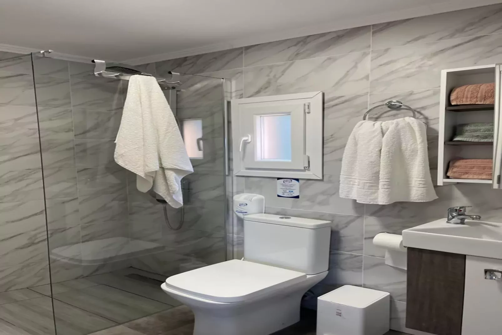Villa De La Vita Alykes-Salle de bain