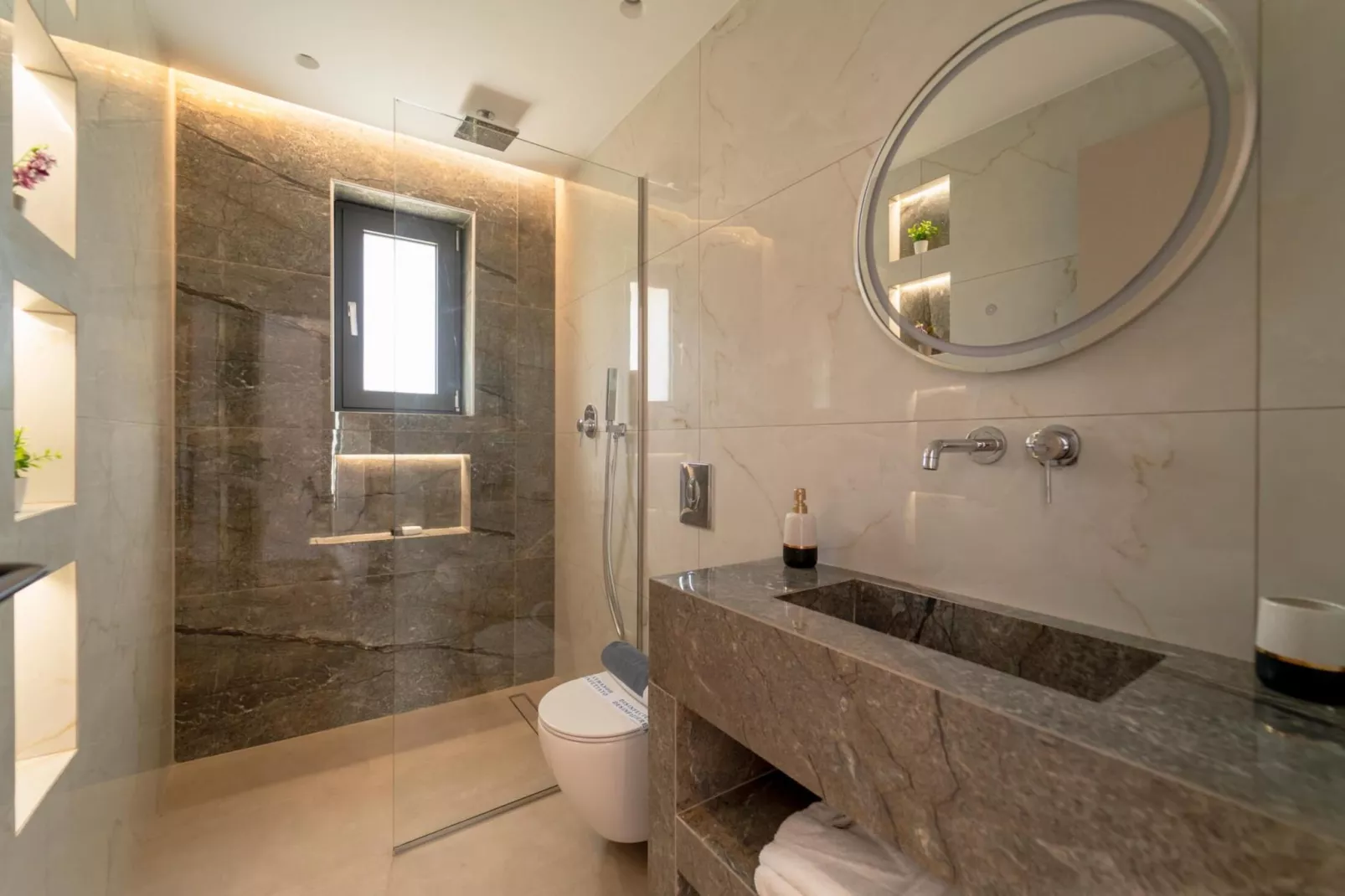 Diamond Villa with swimming pool - 10554411