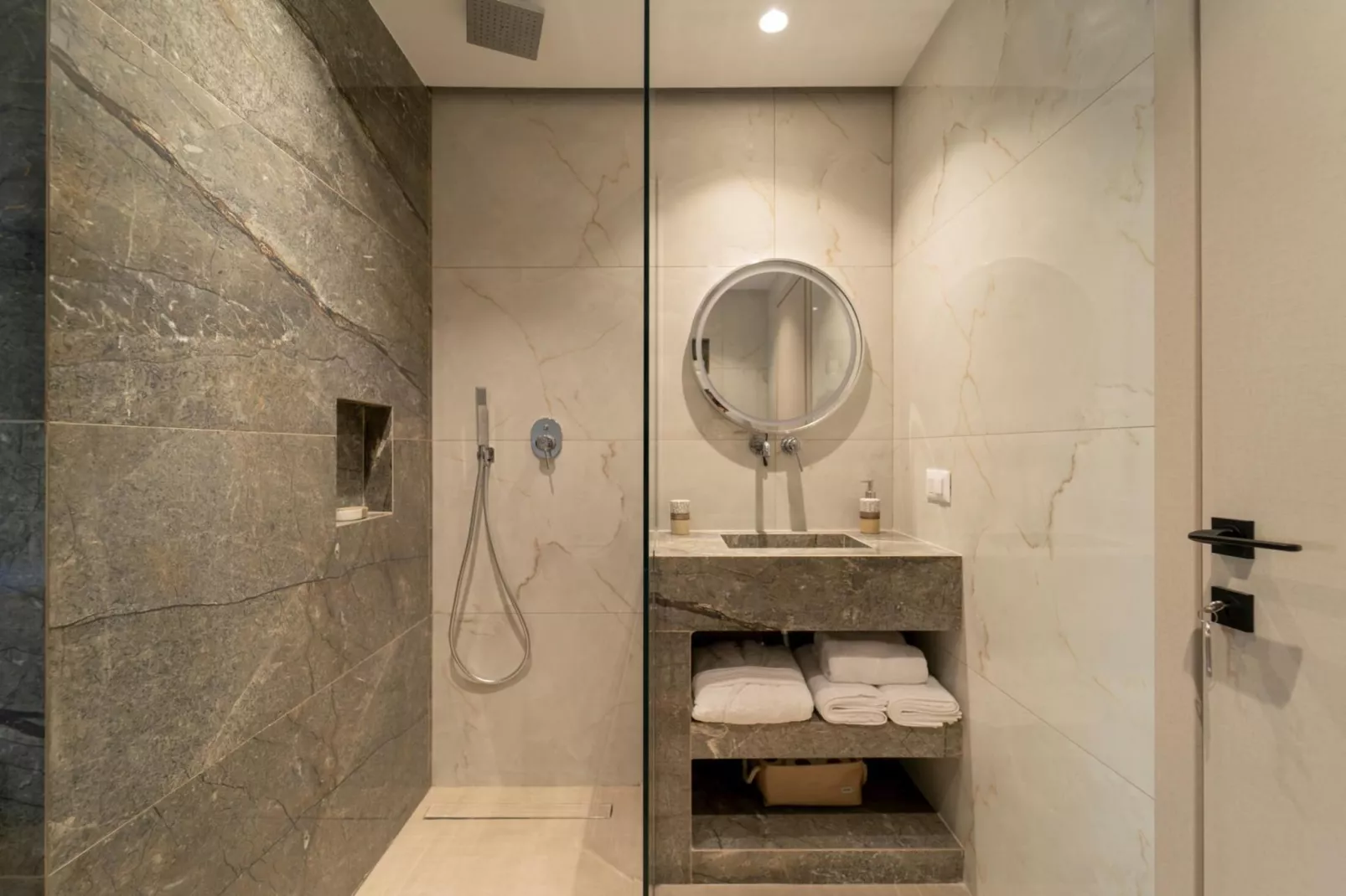 Diamond Villa with swimming pool - 10554431