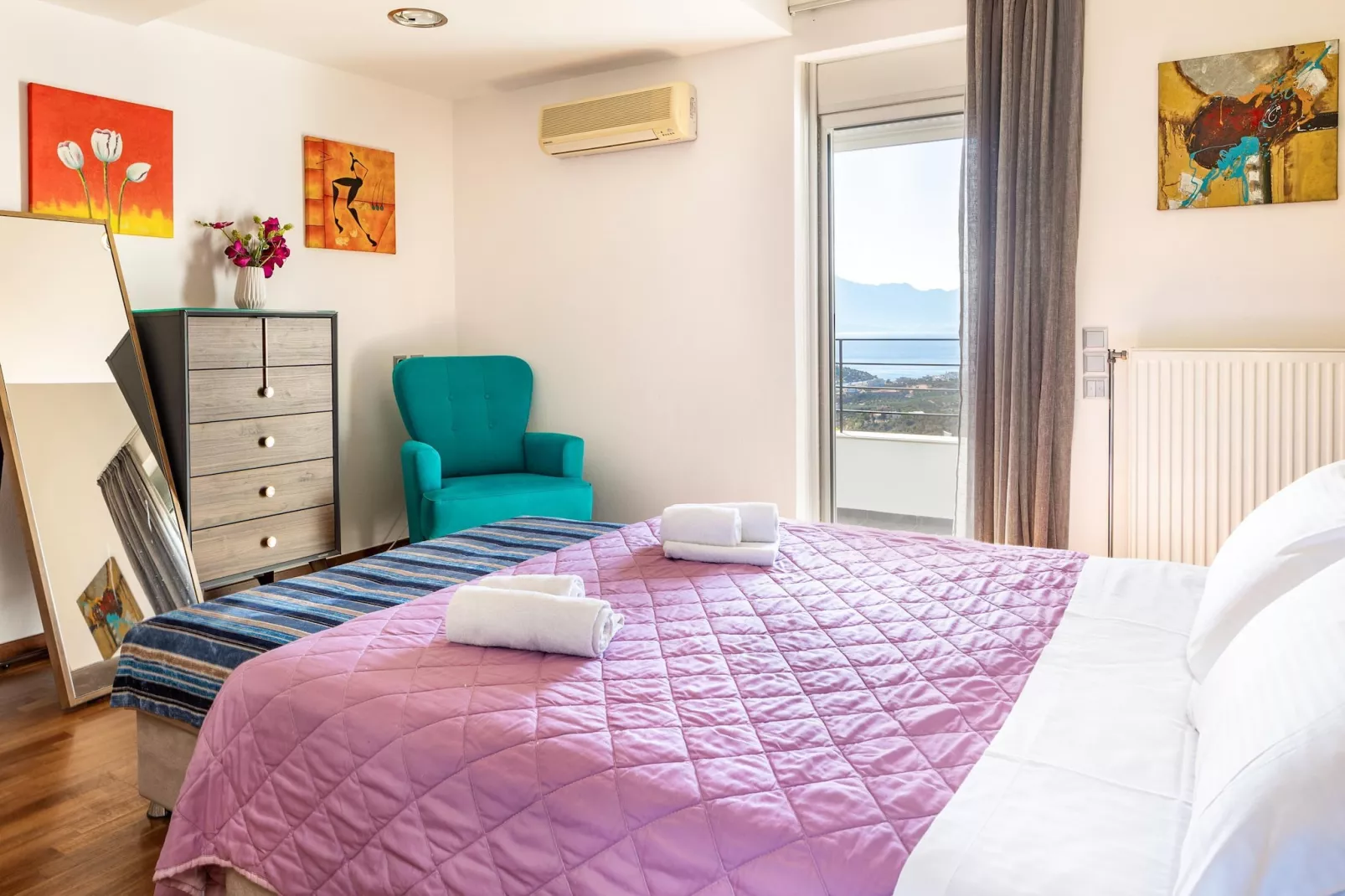 Villa Friends with private pool-Bedroom