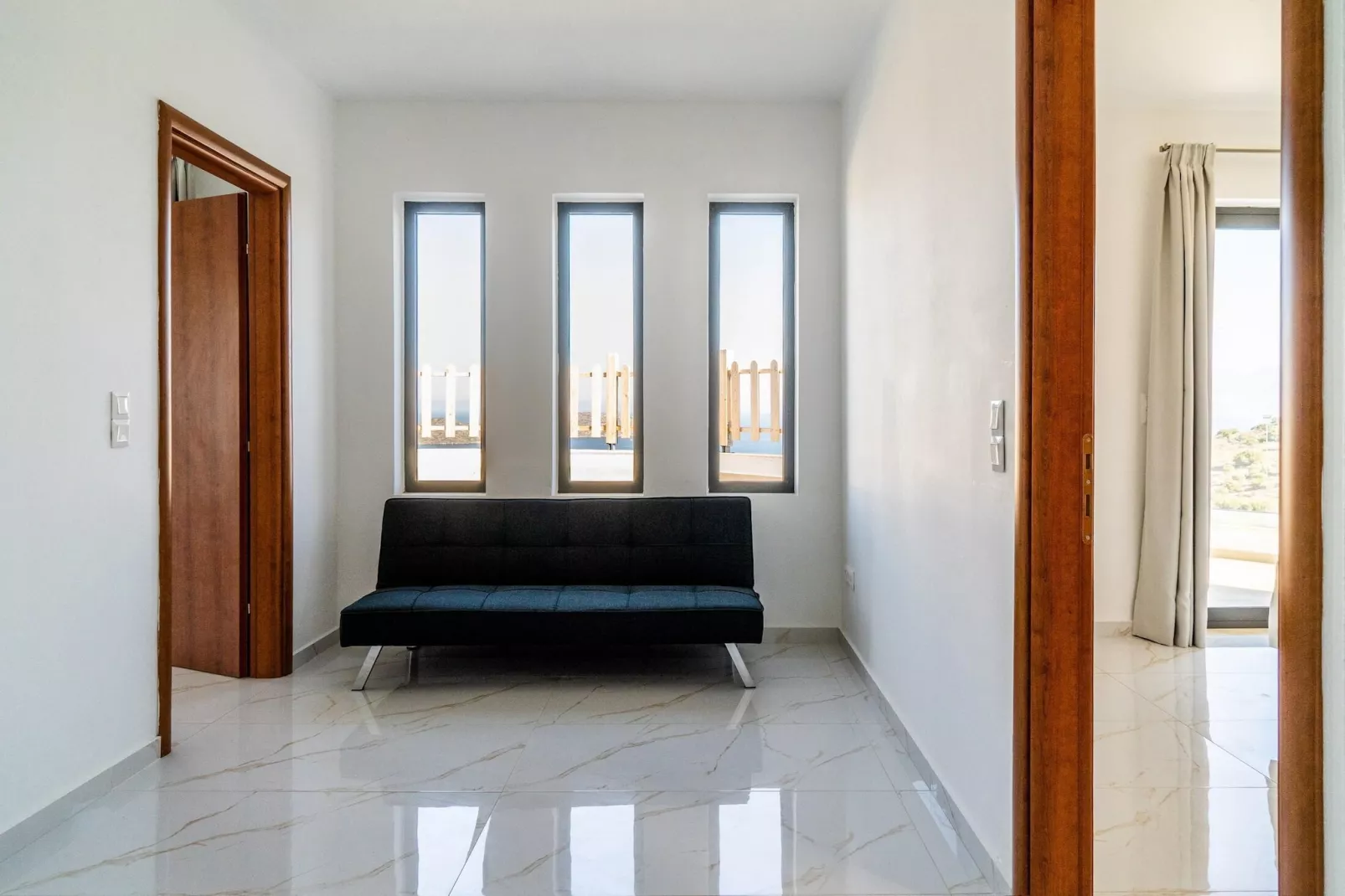 Joy of the Sky villa-Living room
