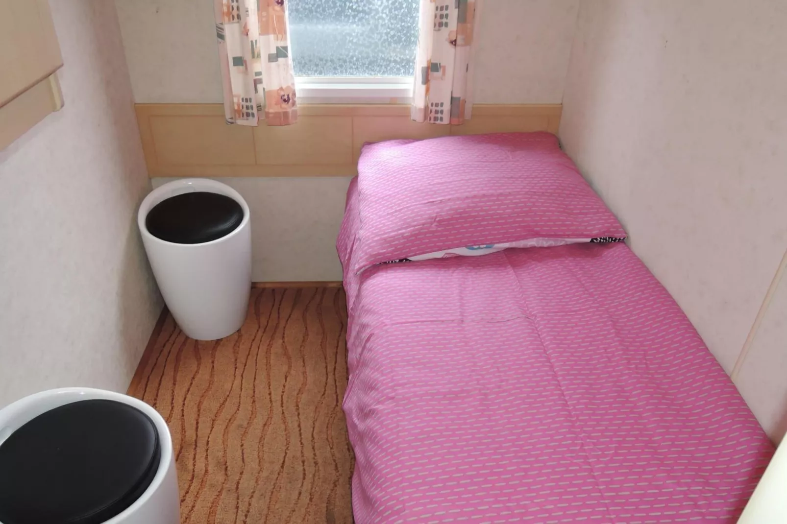 Bungalow in Rogowo by Mrzezyno-Bedroom