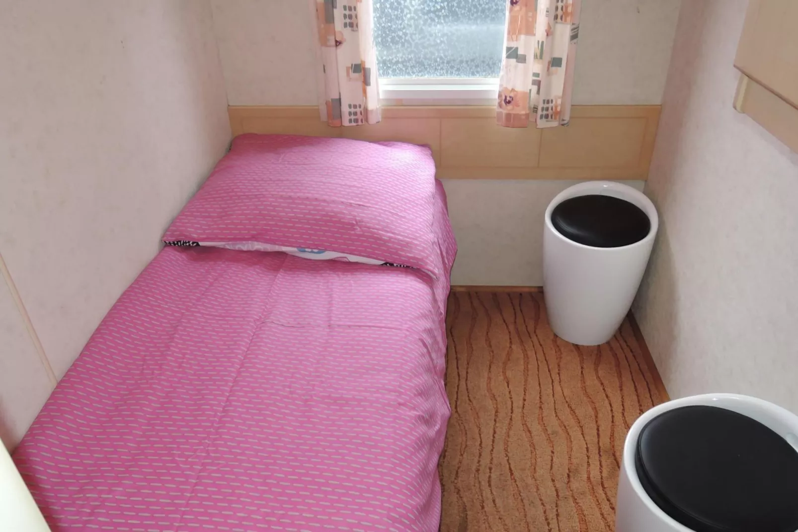 Bungalow in Rogowo by Mrzezyno-Bedroom