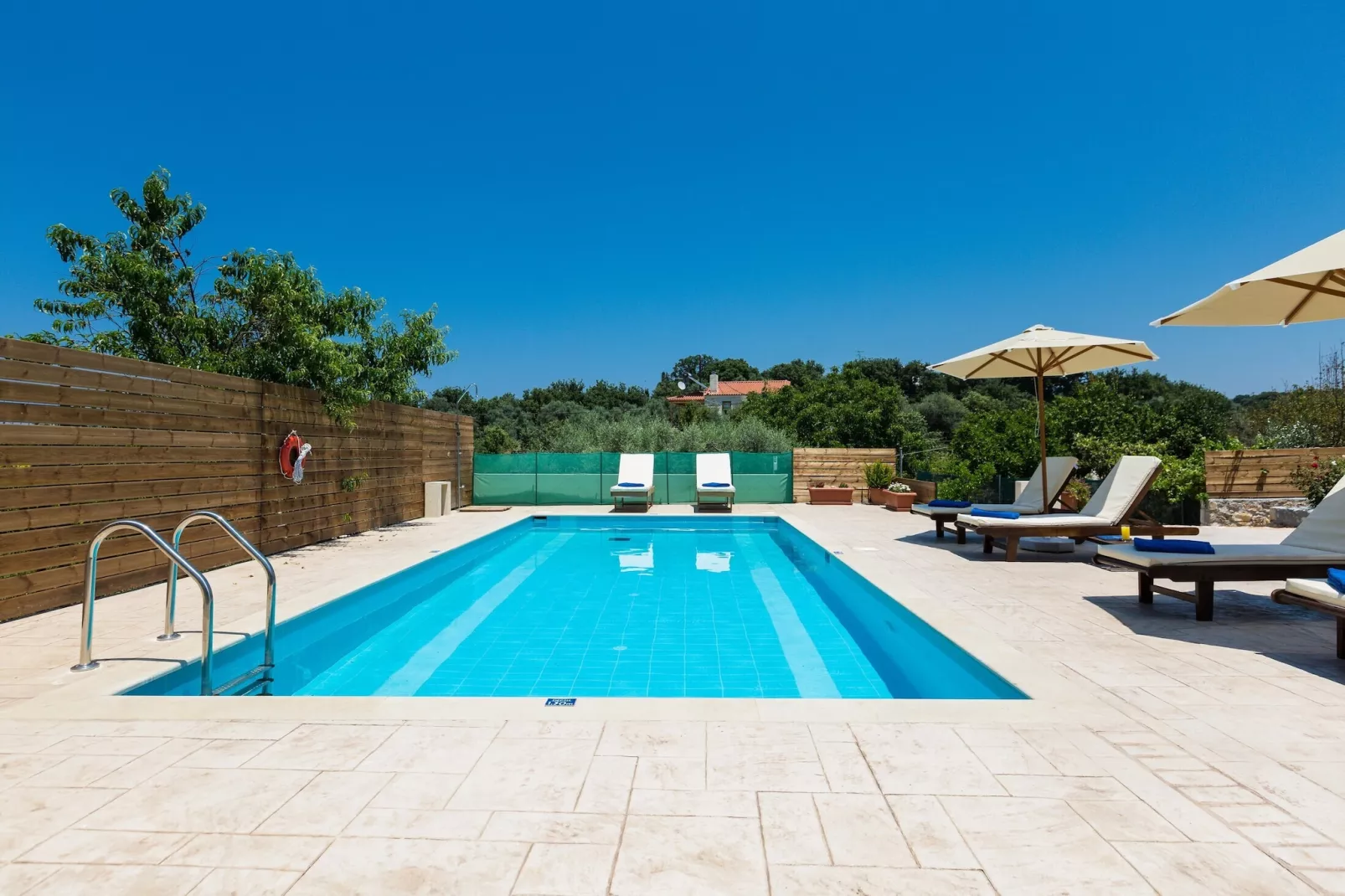 Villa Aspa in Prines-Pool