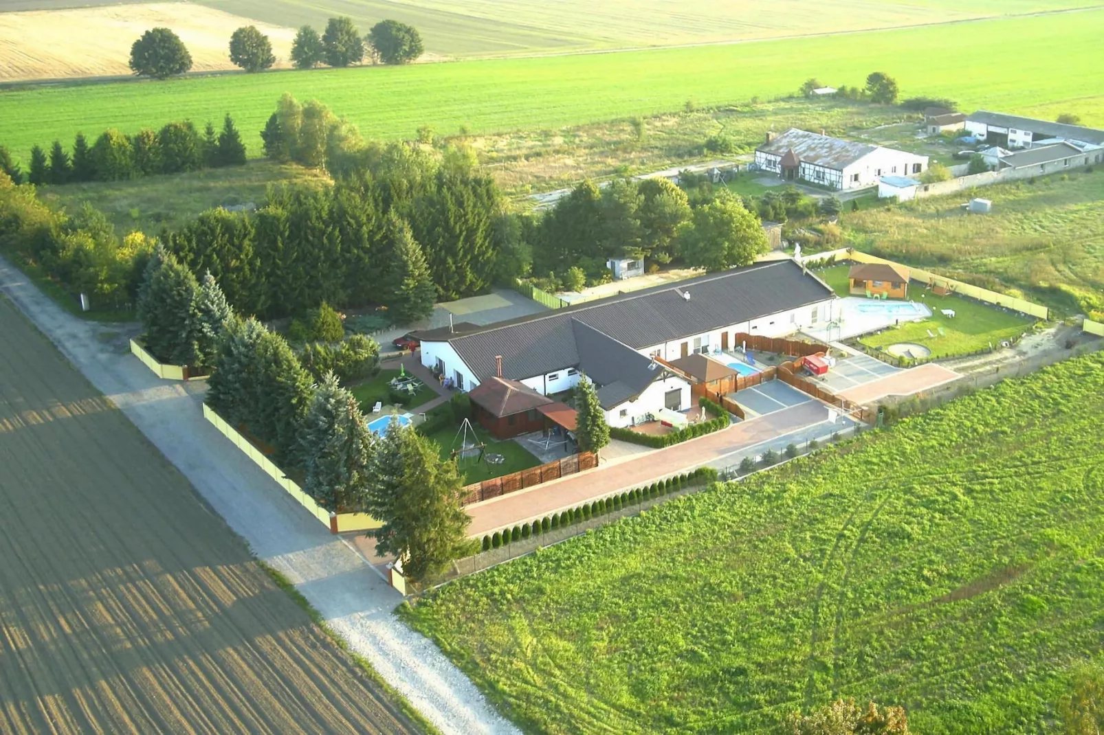 Dom wakacyjny z basenem dla 7 osób Sieciemin-Areas summer 5km