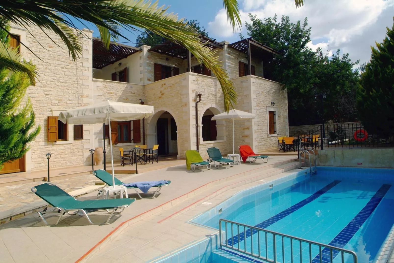 Villa Marcos Chara in Asteri-Pool