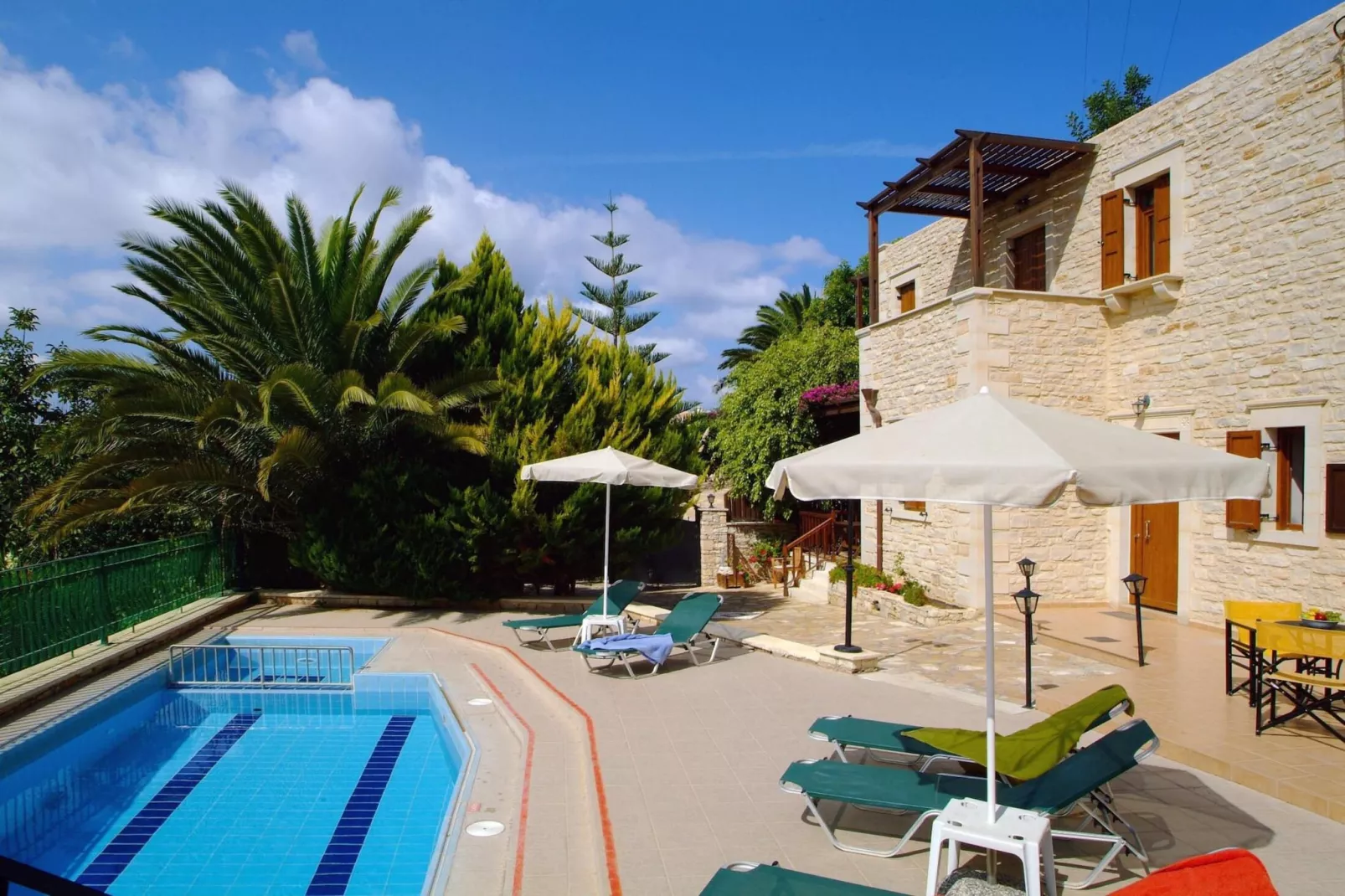 Villa Marcos Chara in Asteri-Pool