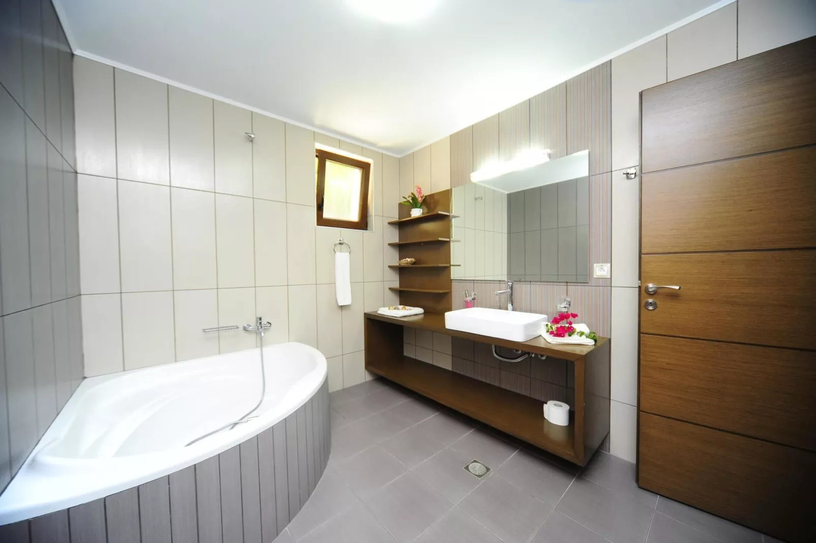 Villa Orsalia with private pool-Bathroom