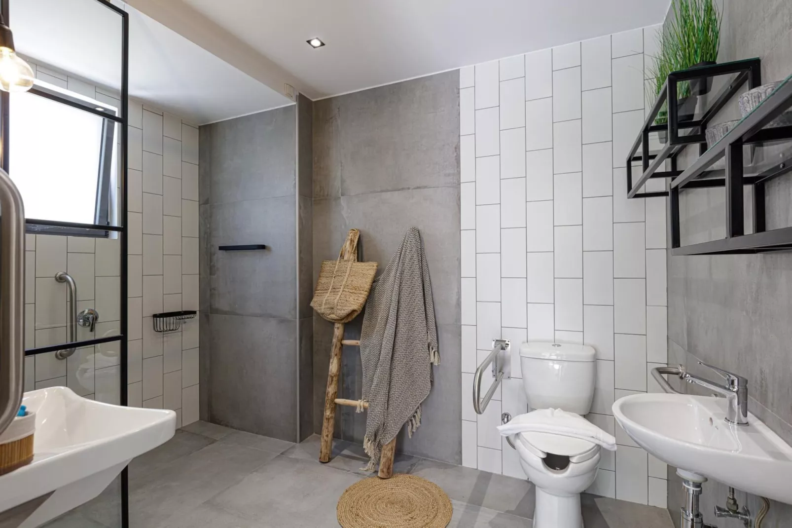 Luxury Villa Verde-Bathroom