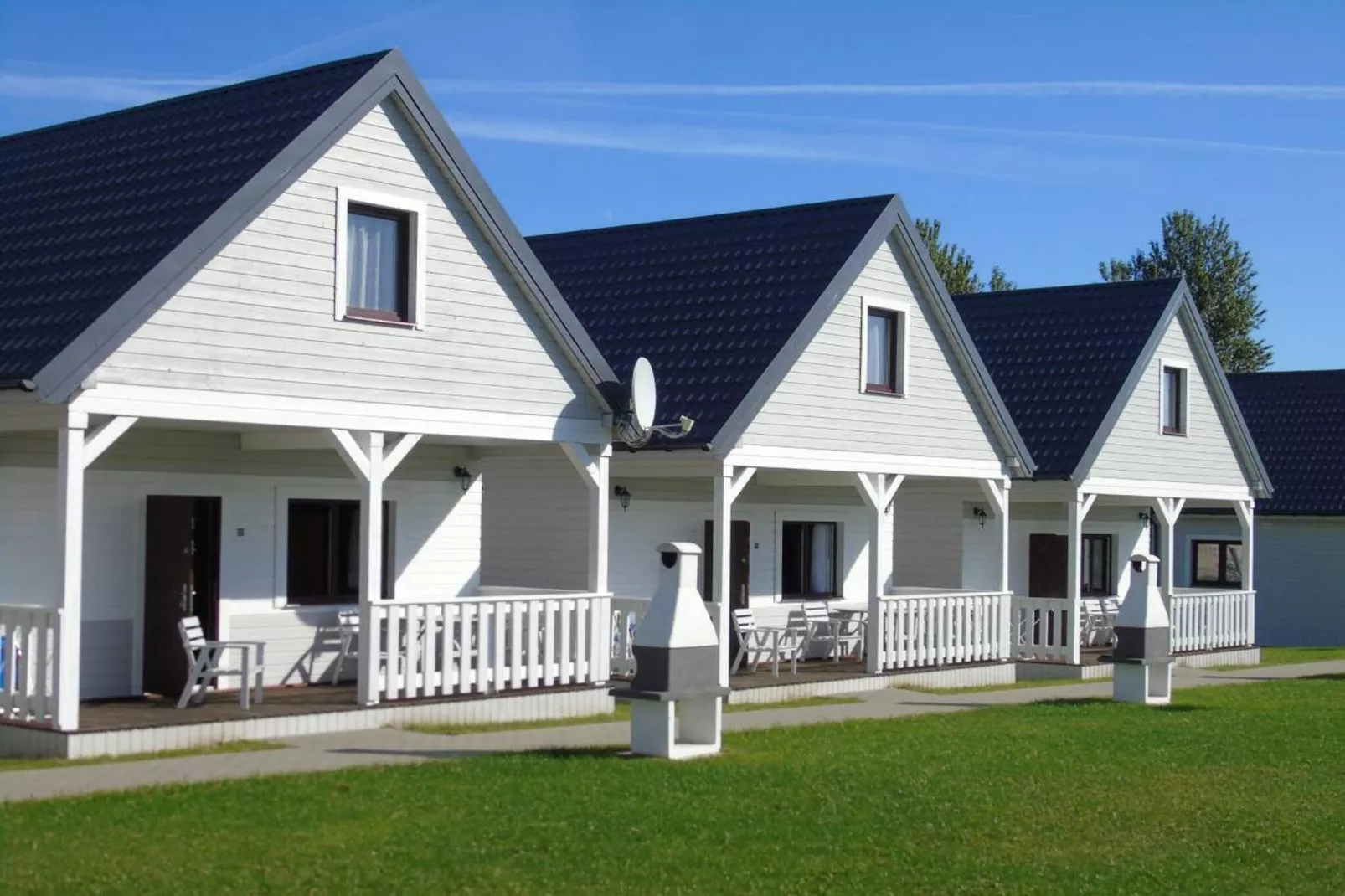 Domki Letniskowe dla 6 osób Ustronie Morskie-Exterior summer