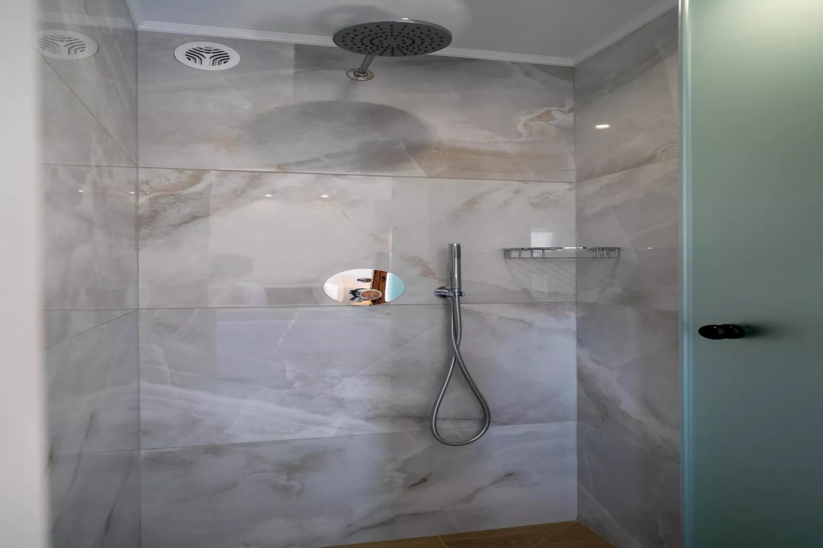 Villa Dimitra with swimming pool-Bathroom