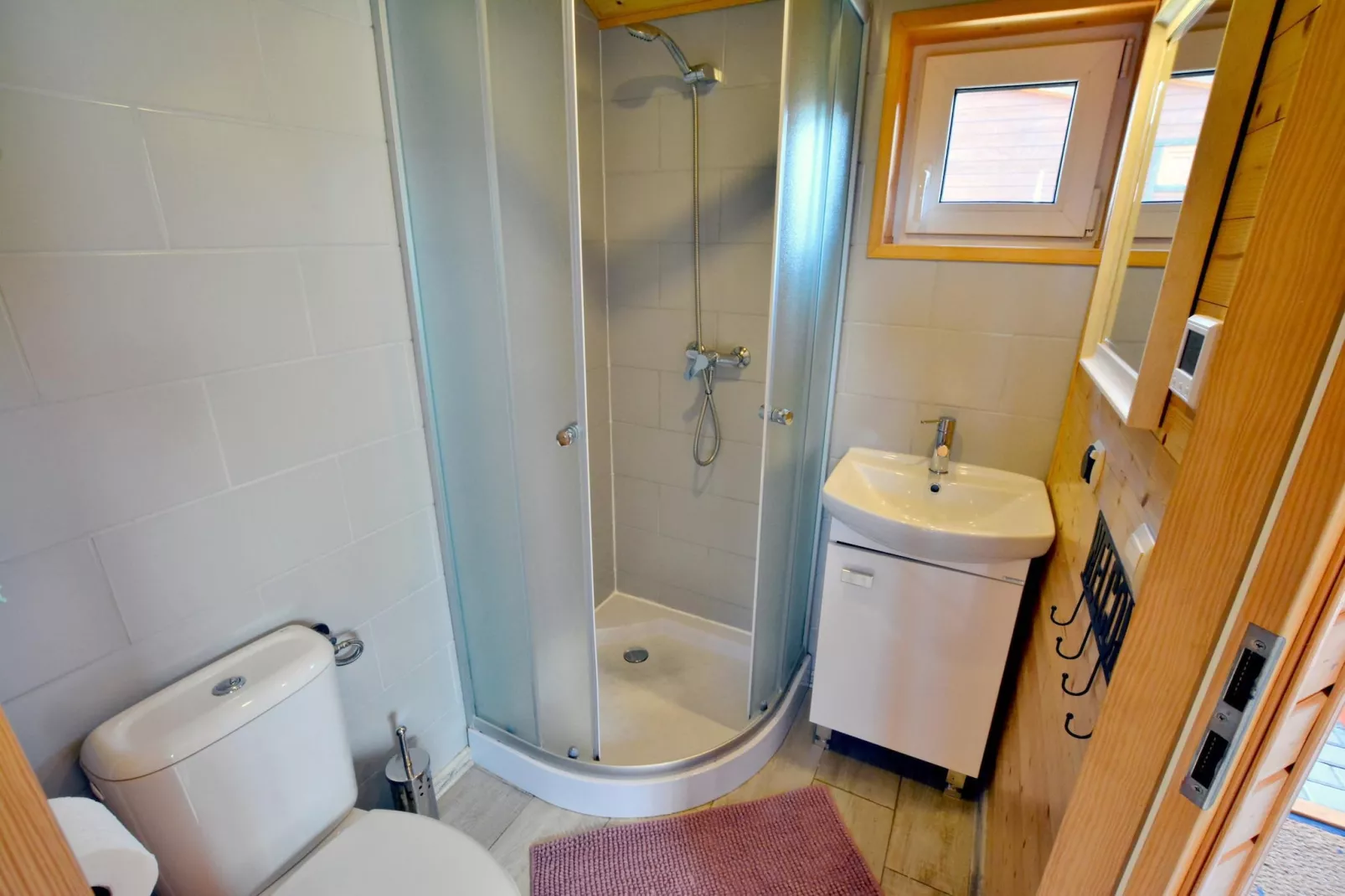 Domek całoroczny starszy TYP A Ustronie Morskie-Bathroom