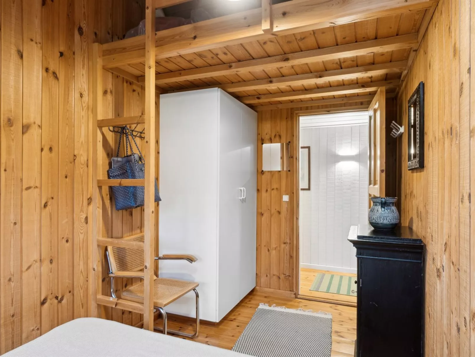 "Nnykka" - 950m from the sea-Inside