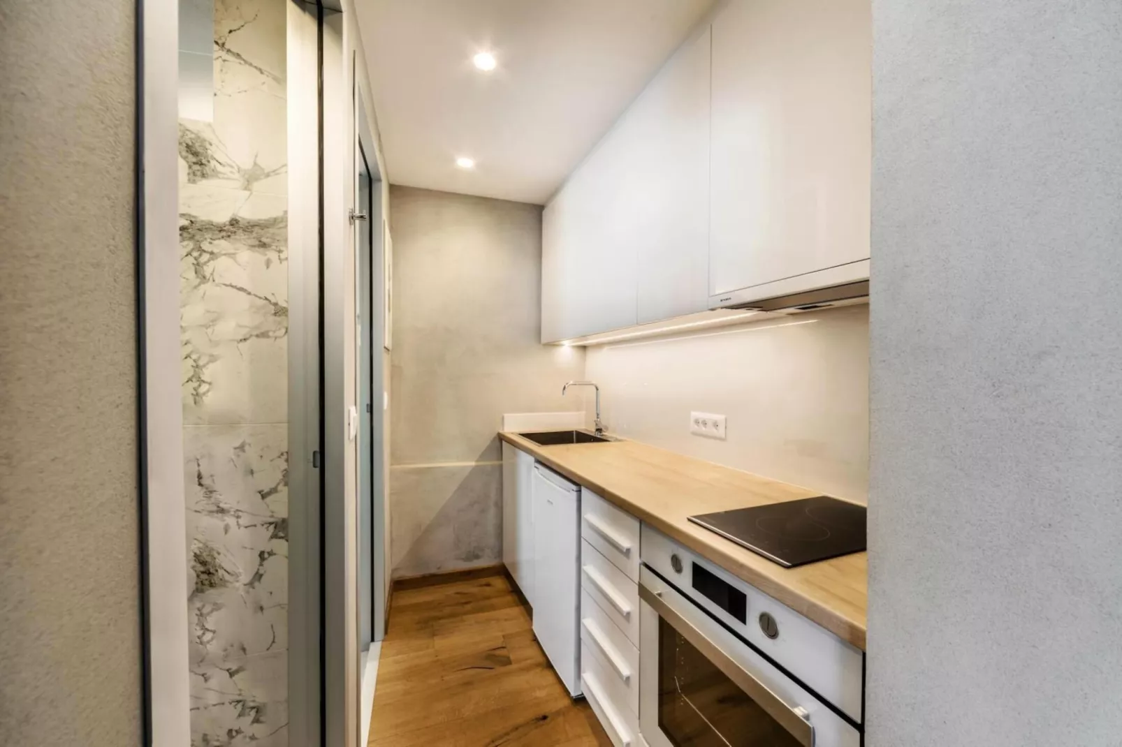 Villa Kamelia with pool-Kitchen