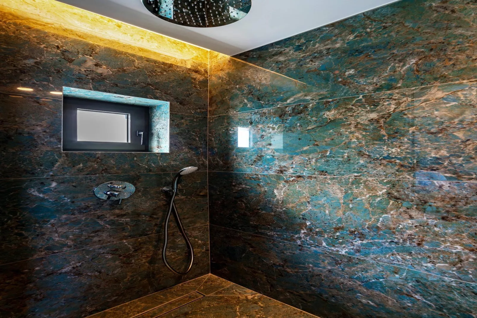 Villa Kamelia with pool-Bathroom