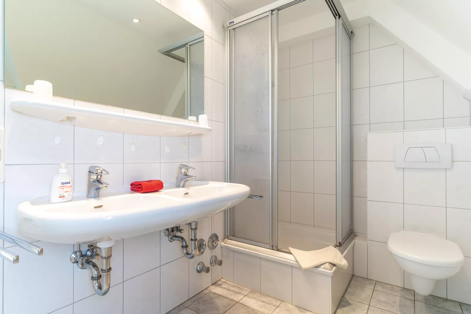 Haus Hooge OG - Whg 2-Bathroom