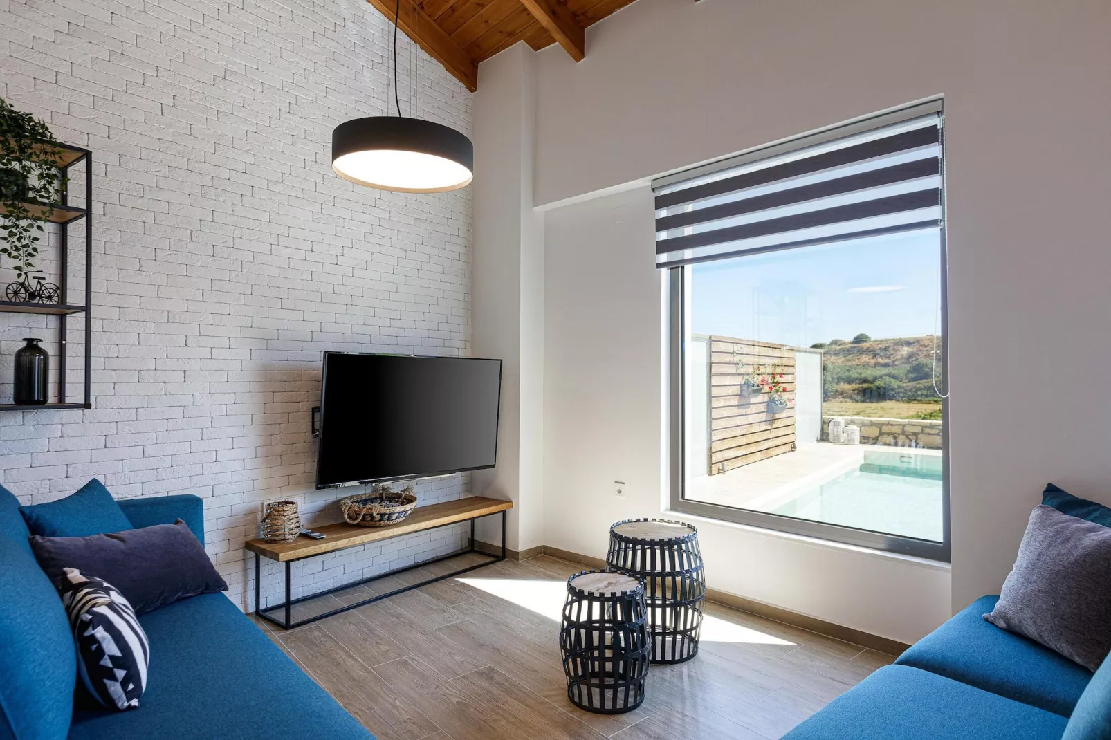 Eveland Accessible Villa 1-Living room