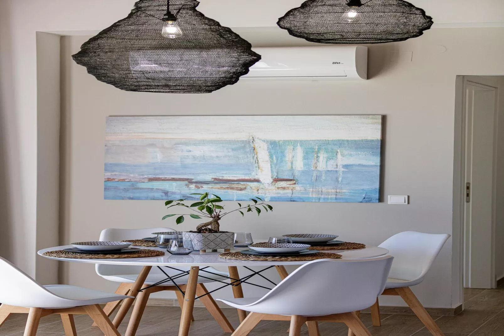 Eveland Accessible Villa 1-Dining room