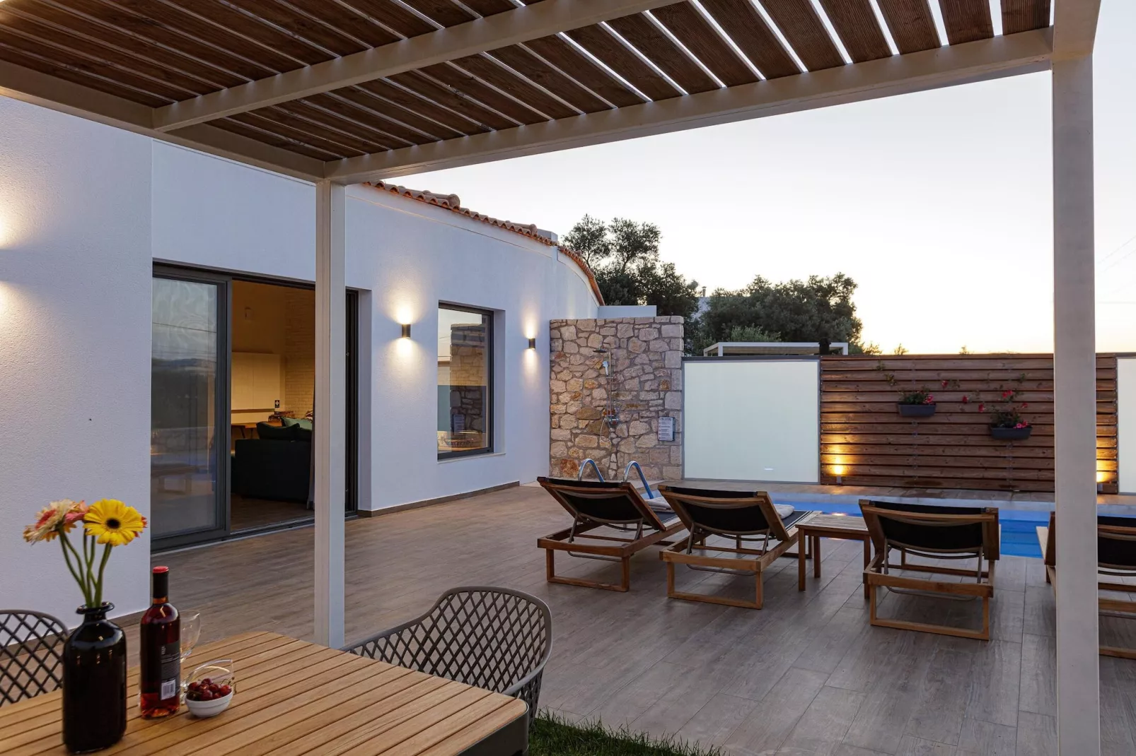 Eveland Accessible Villa 1-Terrace balcony