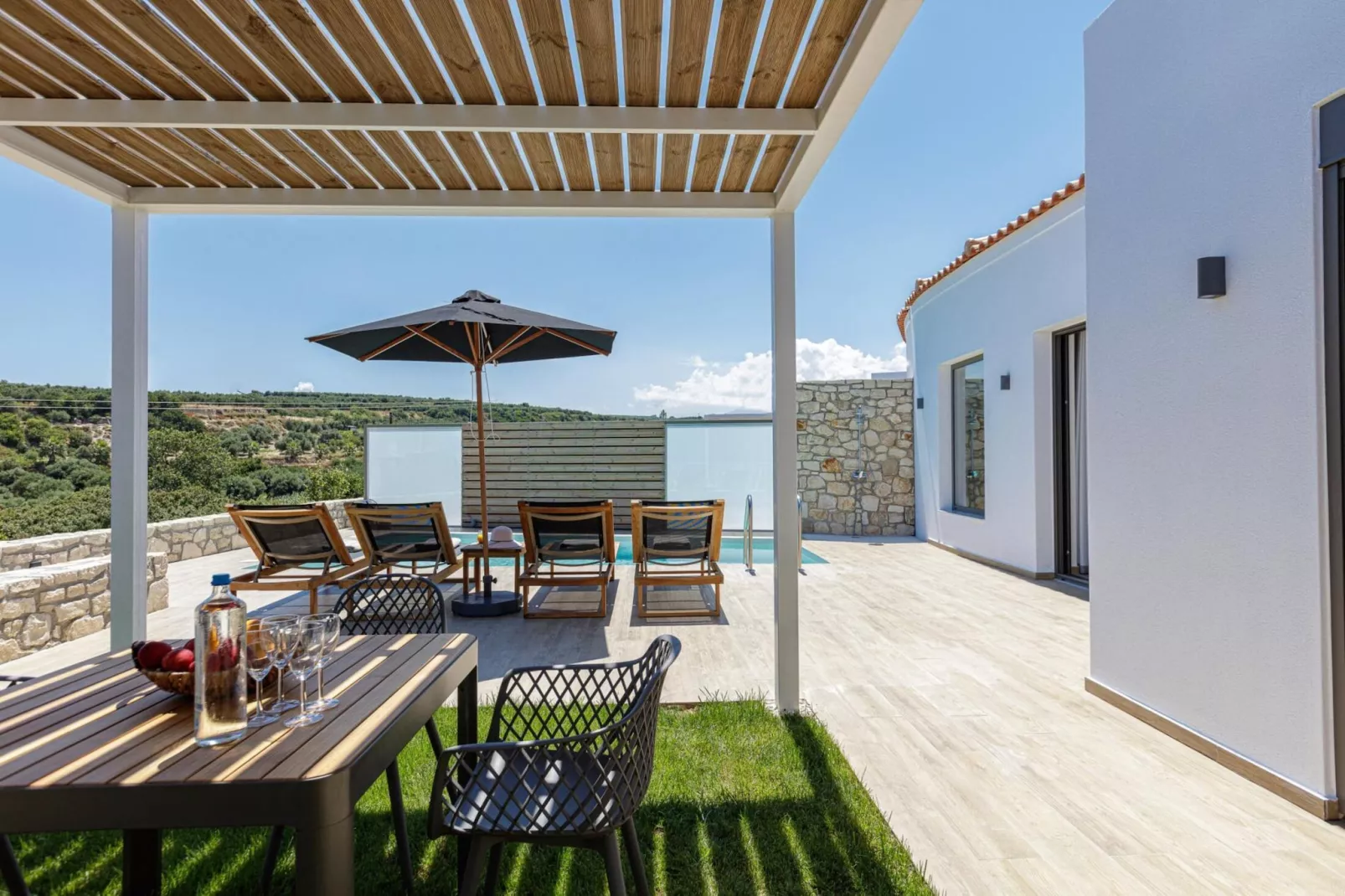 Eveland Accessible Villa 2-Terrace balcony