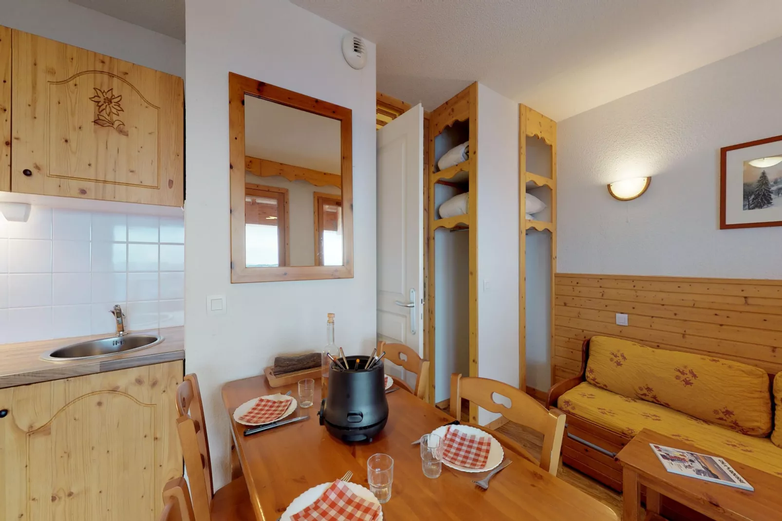 Vercors 2 032-FAMILLE & MONTAGNE studio 4 pers-Dining room
