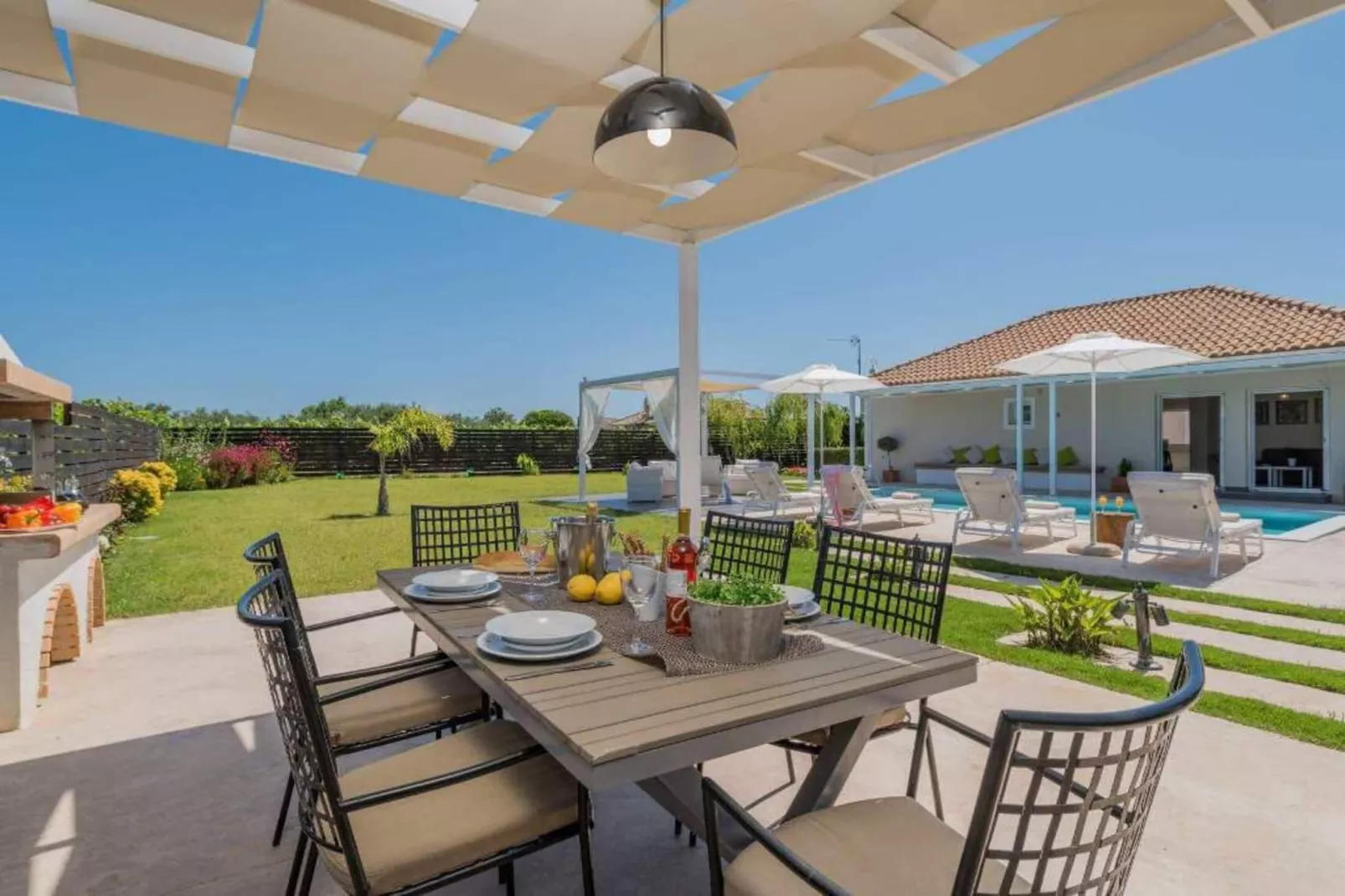 Madini Luxury villa with private Heated pool-Esszimmer