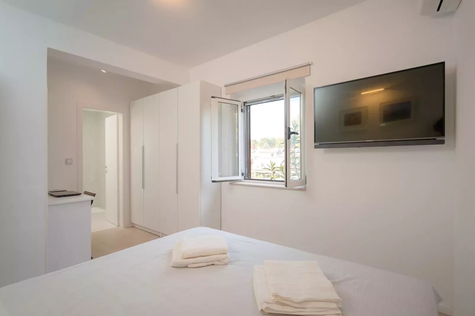 Villa Panoramic Retreat-Bedroom