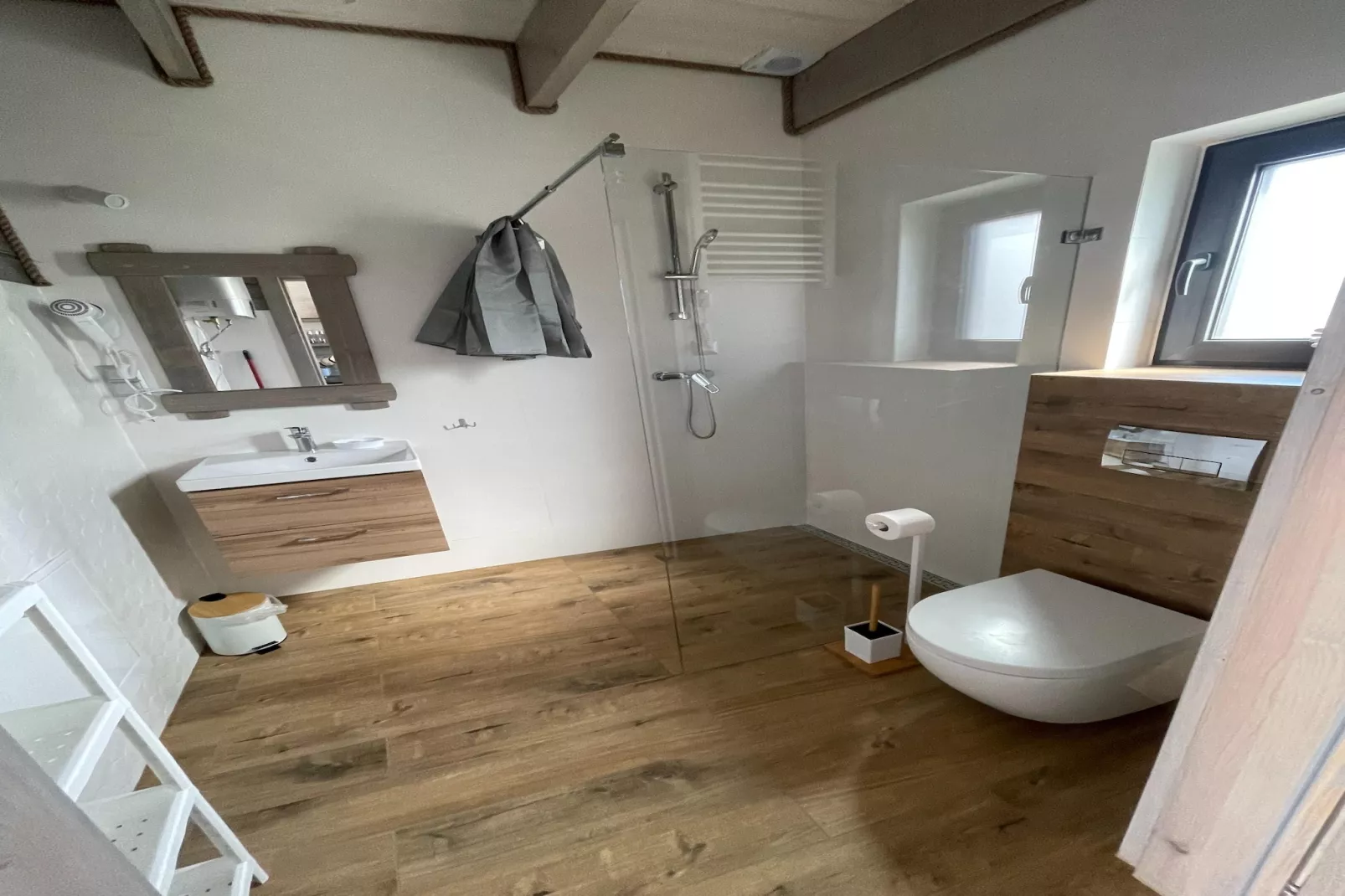 Domki wakacyjne PREMIUM PLUS dla 6 osób Sianożęty-Bathroom