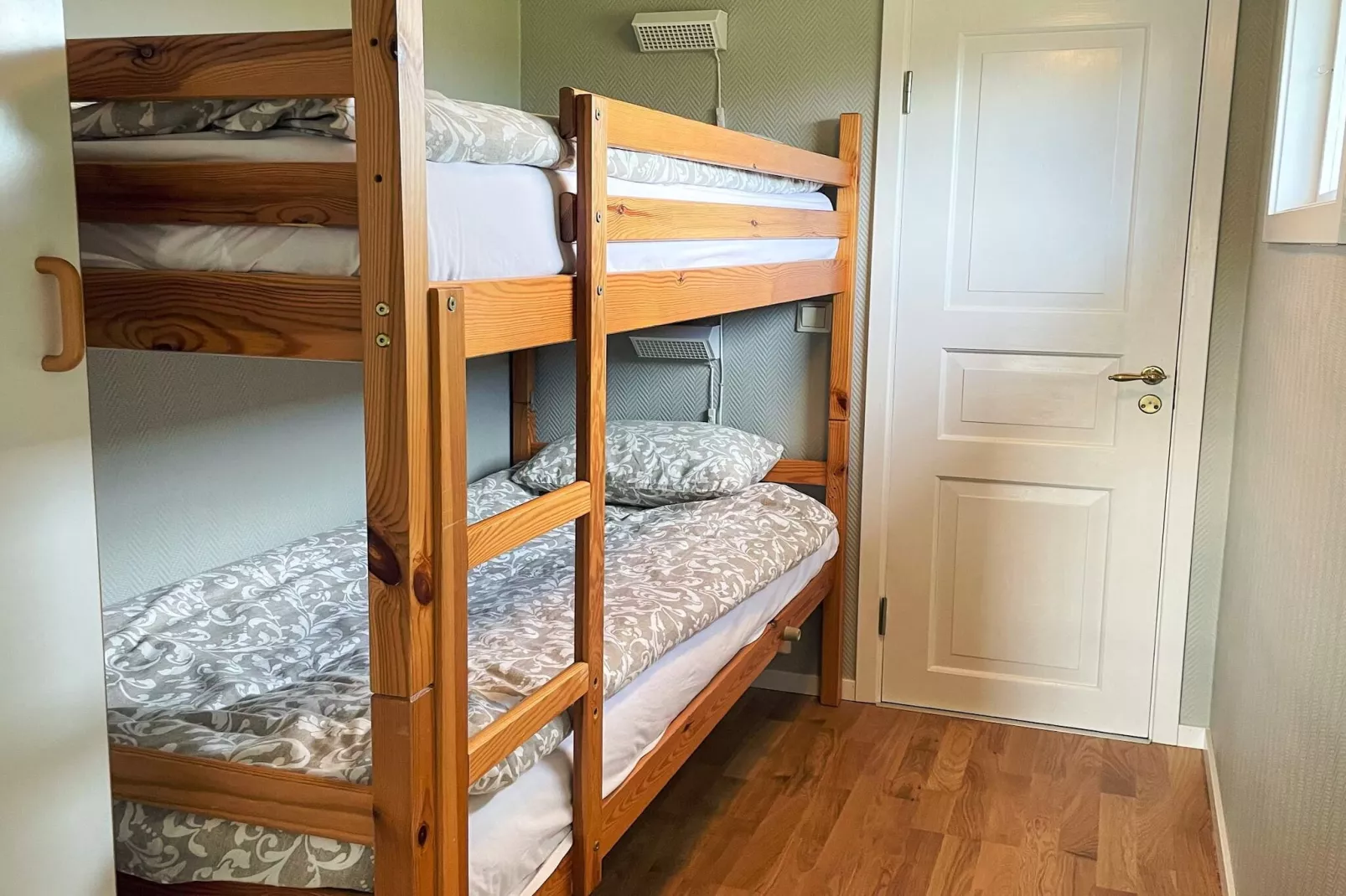 4 person holiday home in LÖTTORP-Indoor