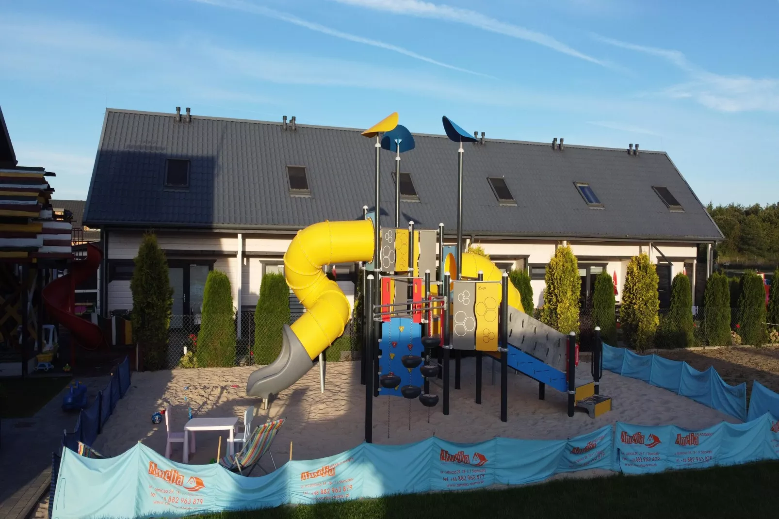 Domki wakacyjne PREMIUM PLUS dla 8 osób Sianożęty-Gardens summer