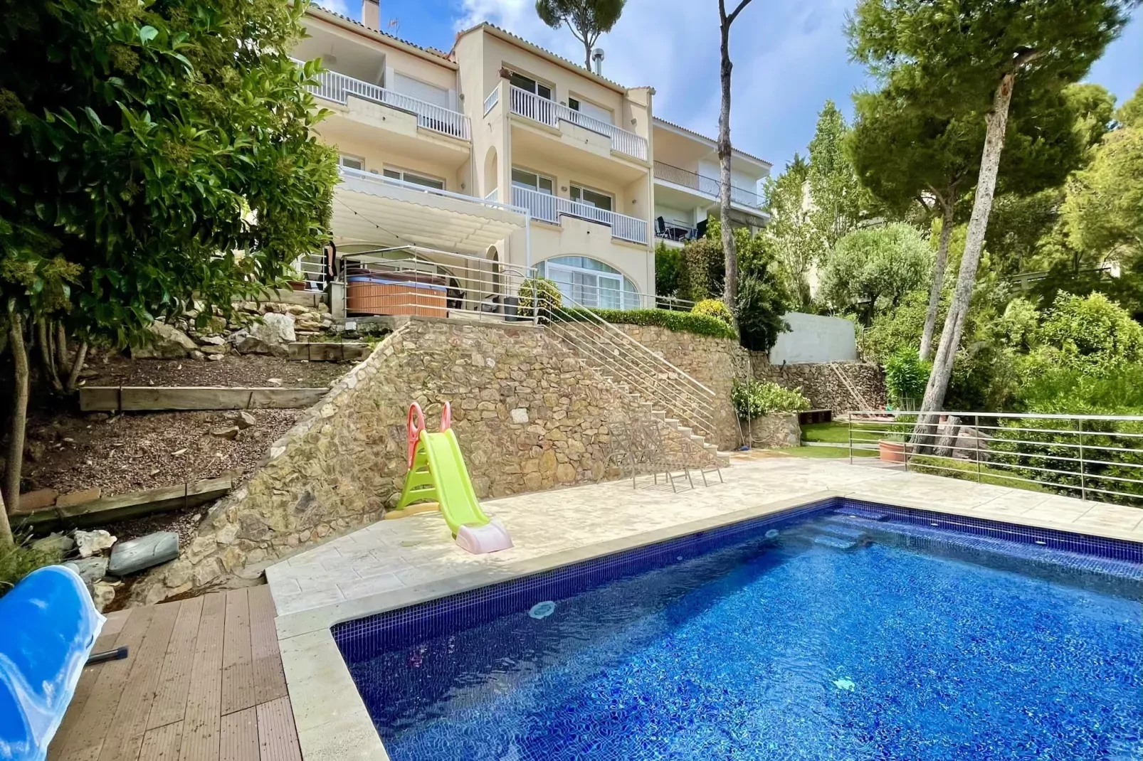 VILLA CANTABRIC-Exterior summer