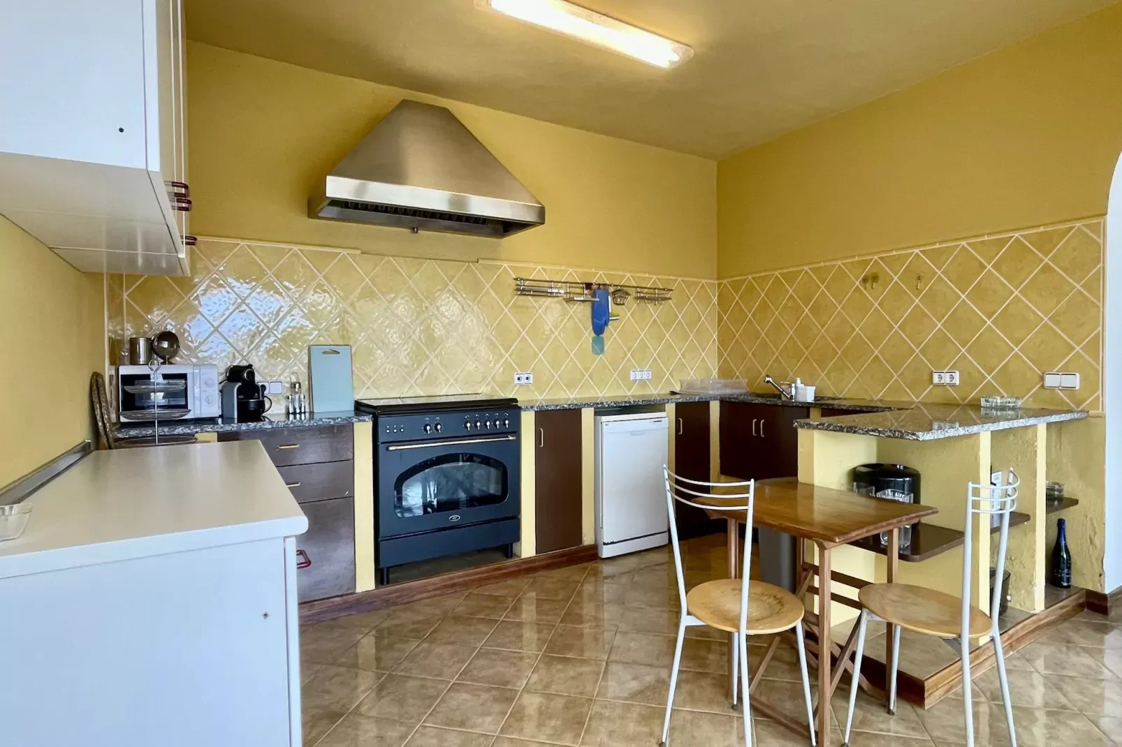 VILLA CANTABRIC-Kitchen